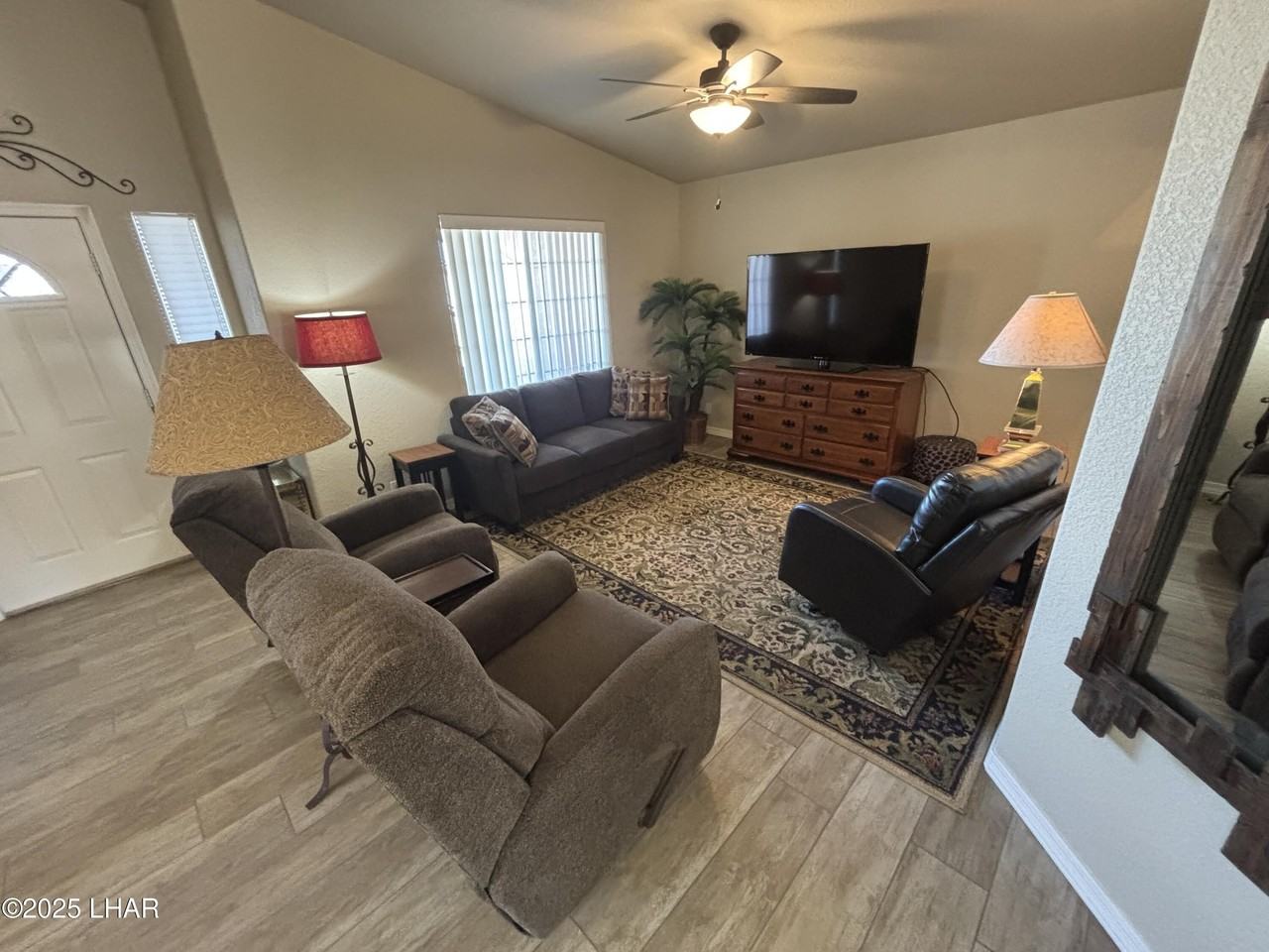 3762 Solar Dr - Photo 3 of 41