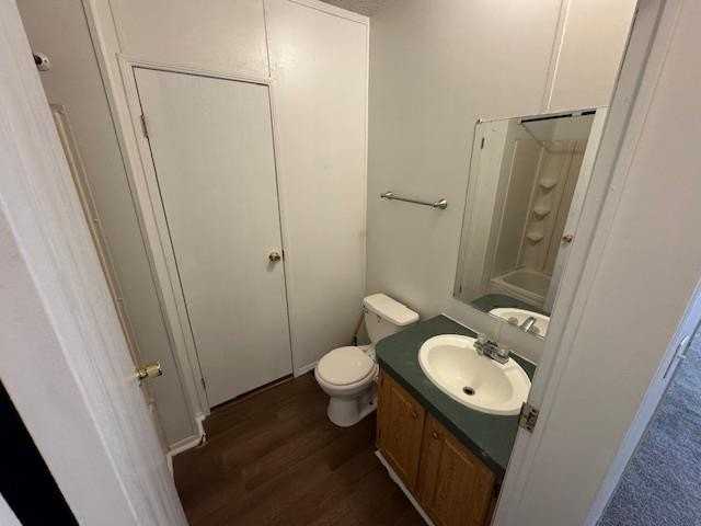 939 Cal Young Rd - Photo 4 of 11