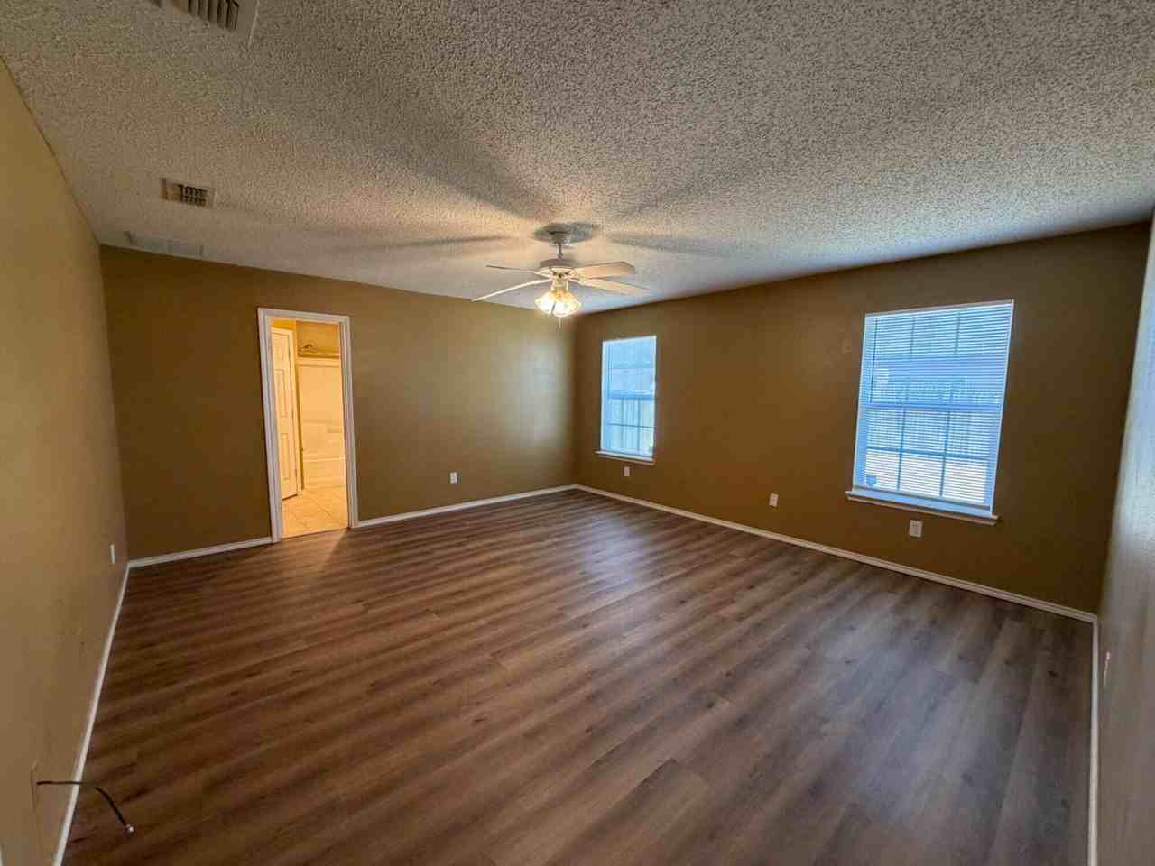 1618 75th St - Photo 7 of 12
