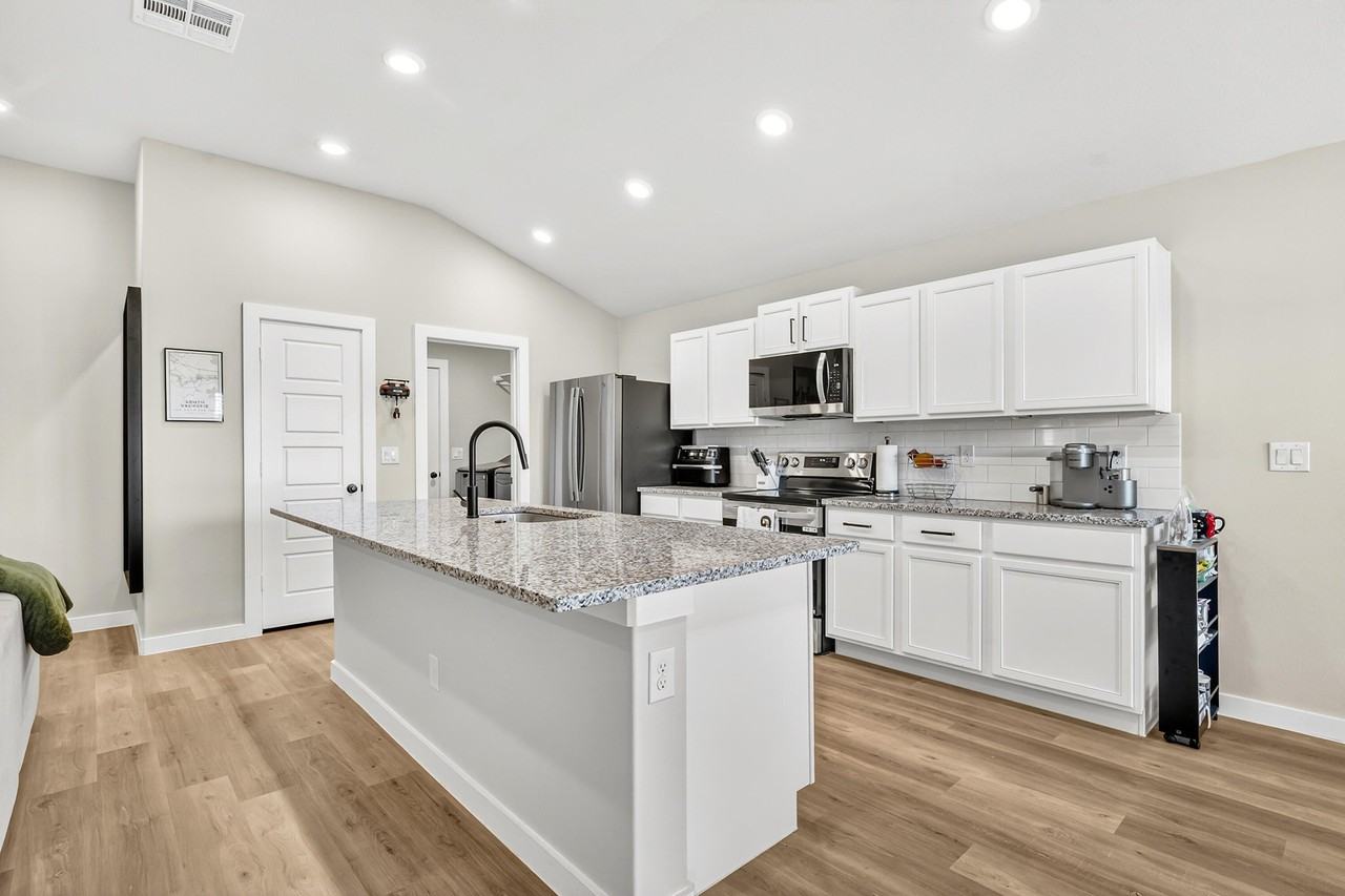 1606 N Dover Ave - Photo 6 of 17