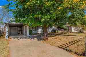 featured image of 3409 E 17th St