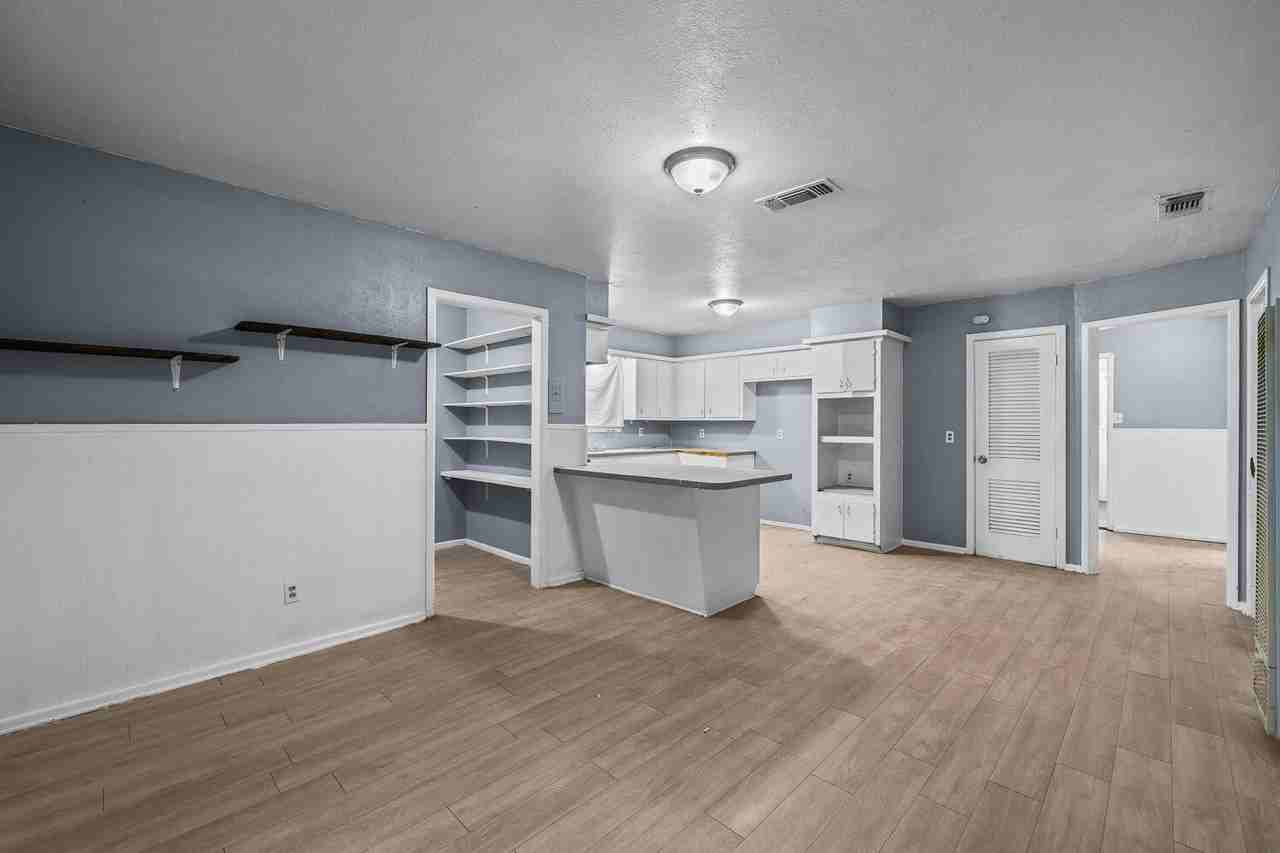 3409 E 17th St - Photo 6 of 24