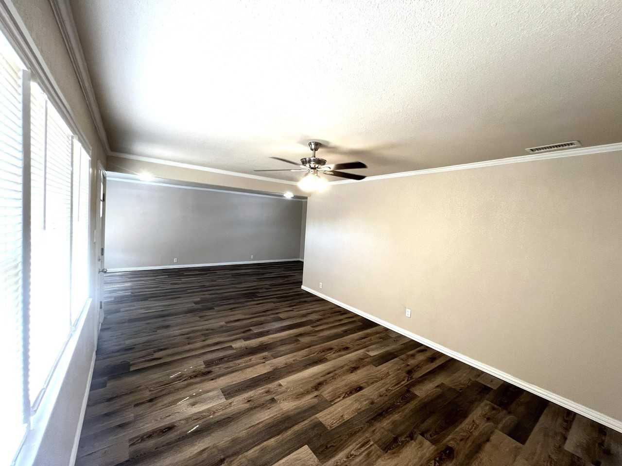 1910 64th St - Photo 4 of 18
