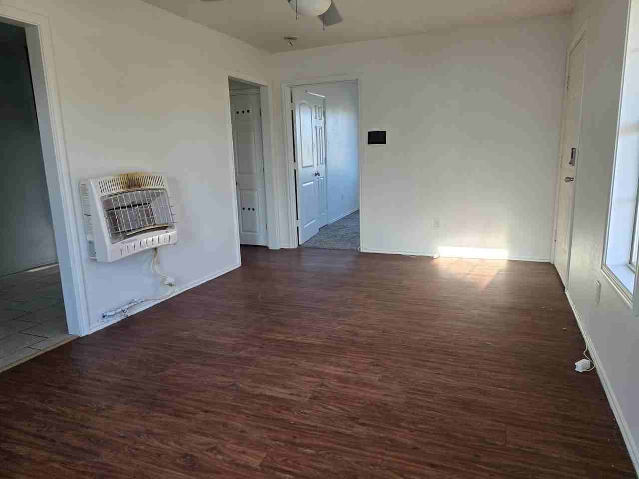 2904 Baylor St - Photo 5 of 20