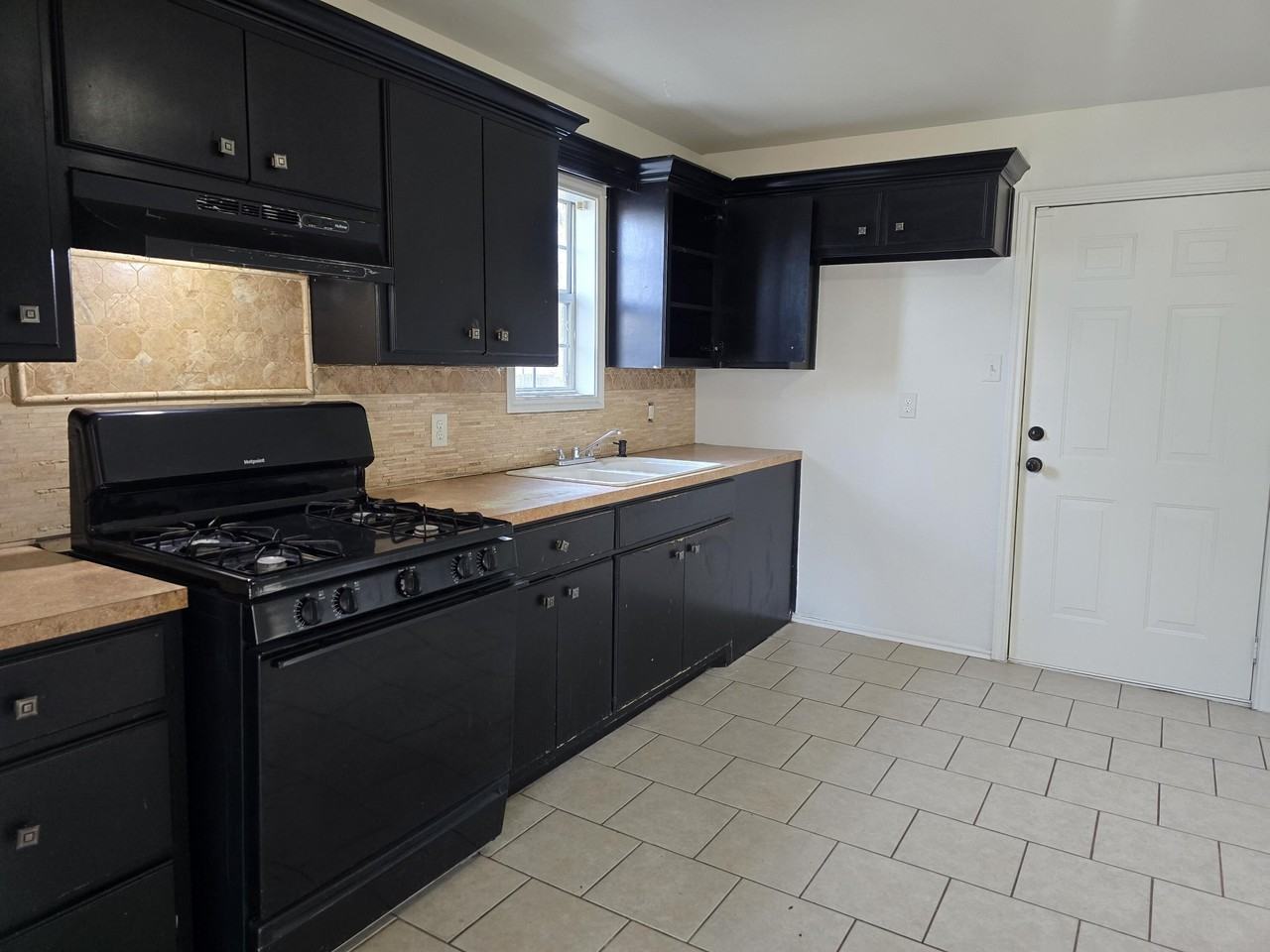 2904 Baylor St - Photo 7 of 20