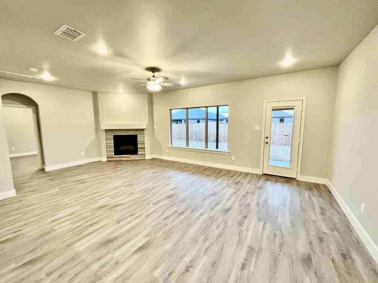 7805 96th St - Photo 3 of 10