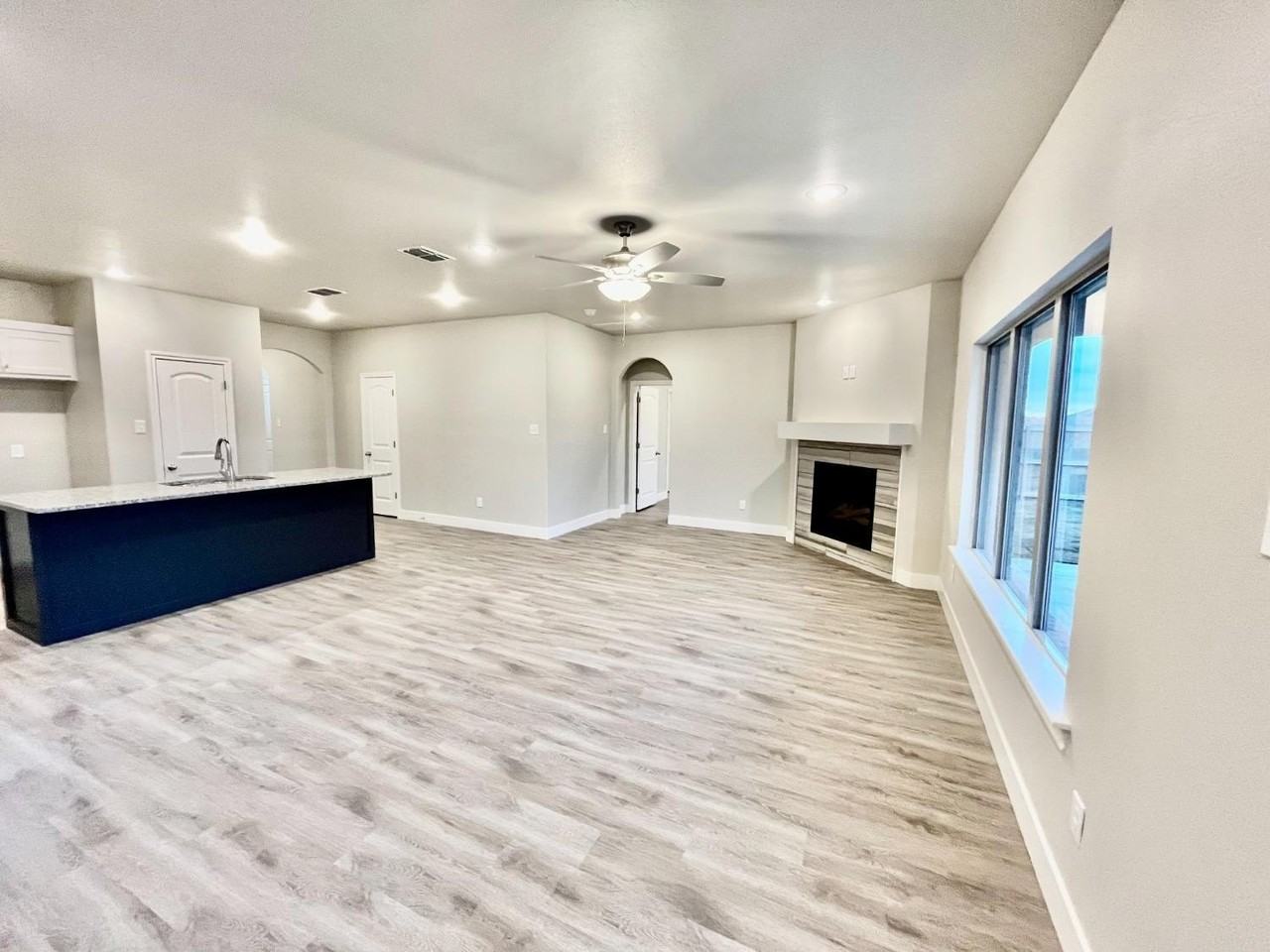 7805 96th St - Photo 4 of 10