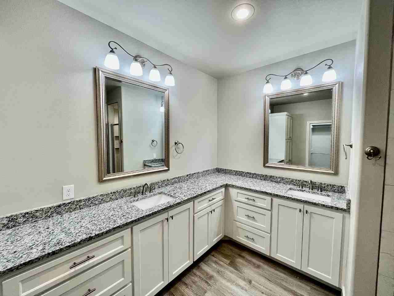 7805 96th St - Photo 6 of 10