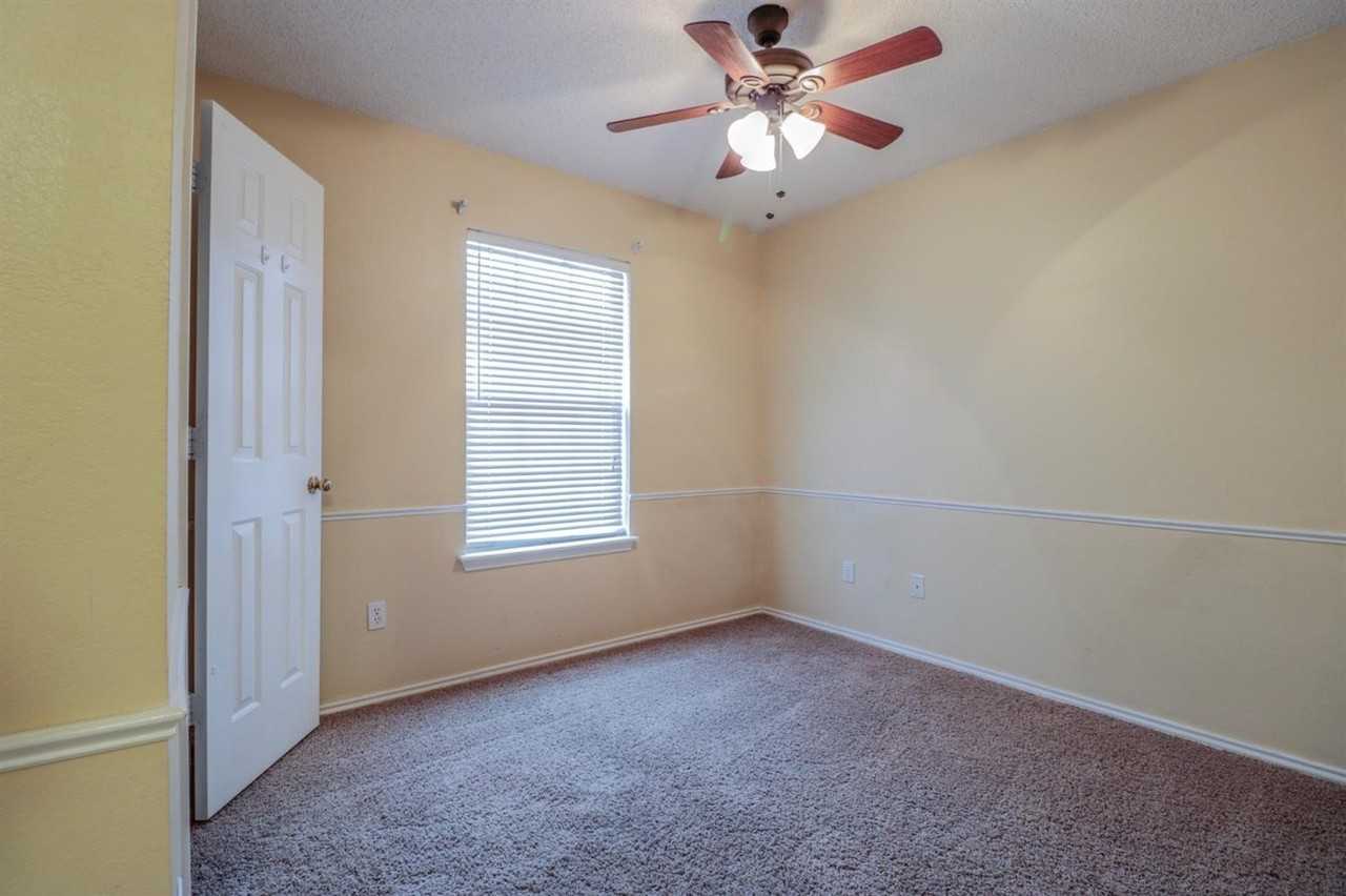 801 Ironton Dr - Photo 6 of 11