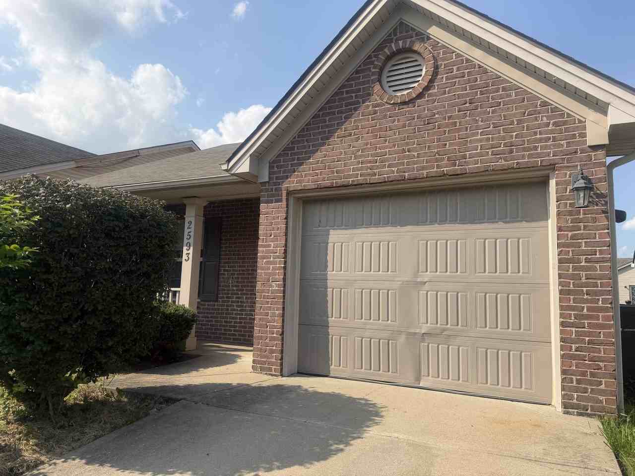 2593 Rockaway Pl - Photo 2 of 16