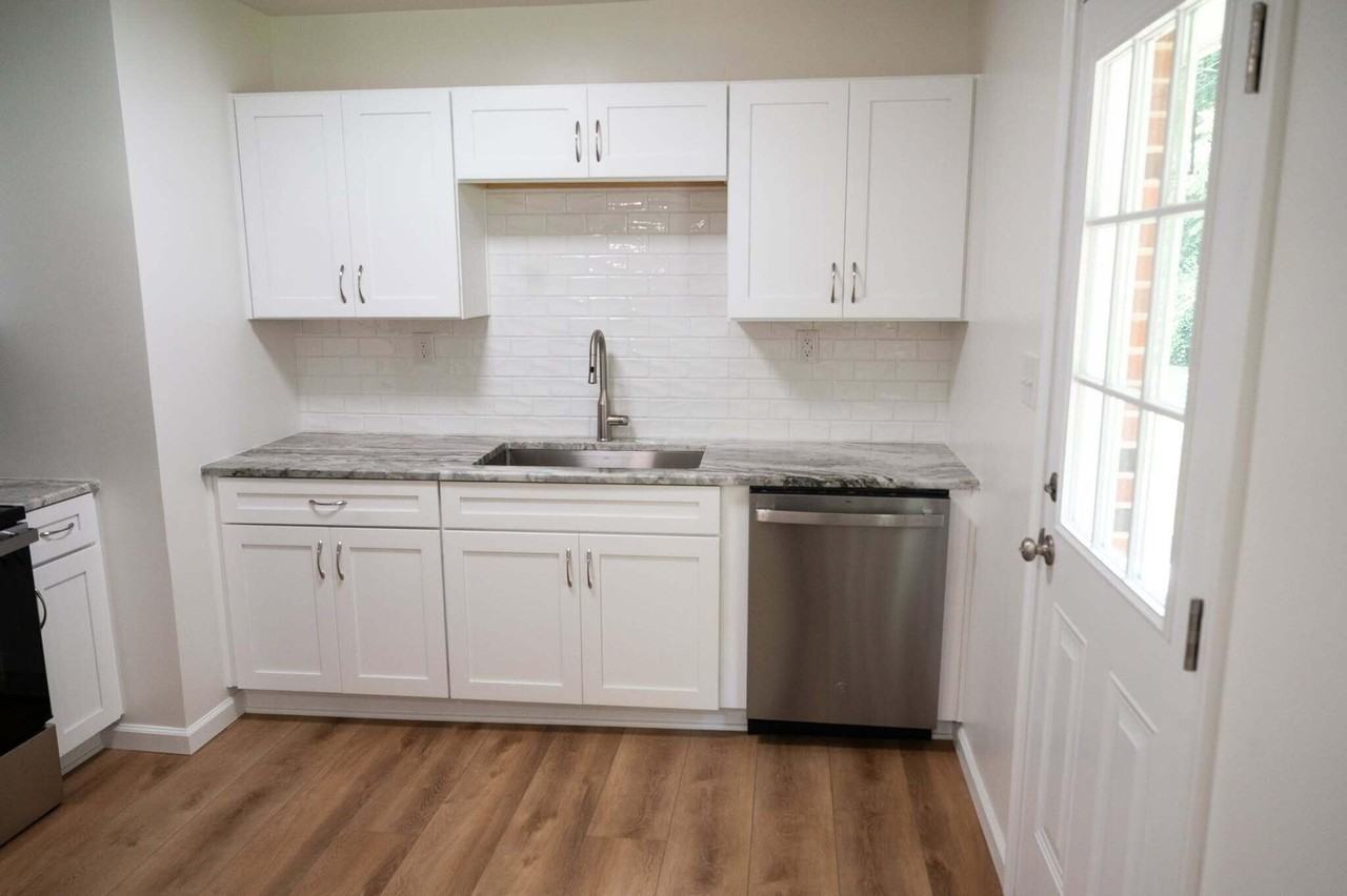 208 Burley Way - Photo 4 of 17