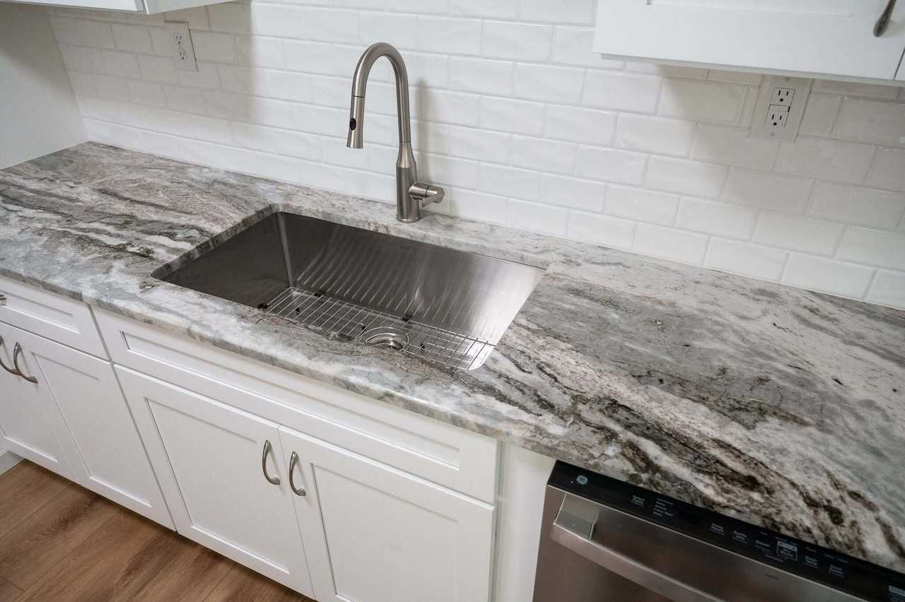 208 Burley Way - Photo 5 of 17