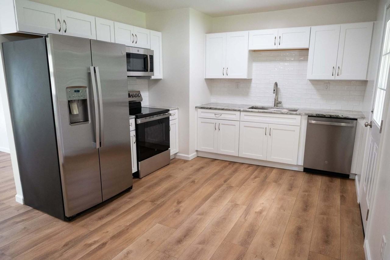 208 Burley Way - Photo 7 of 17