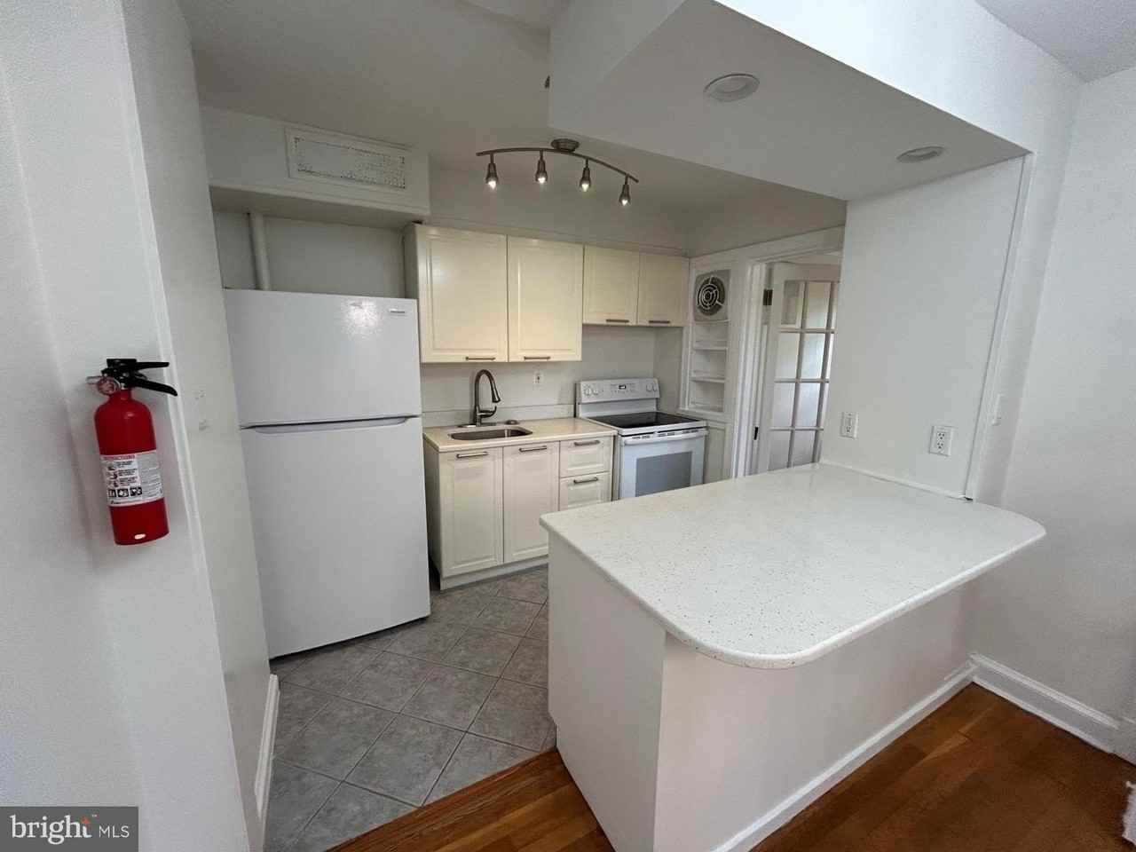 2036 Tunlaw Rd Nw - Photo 4 of 20