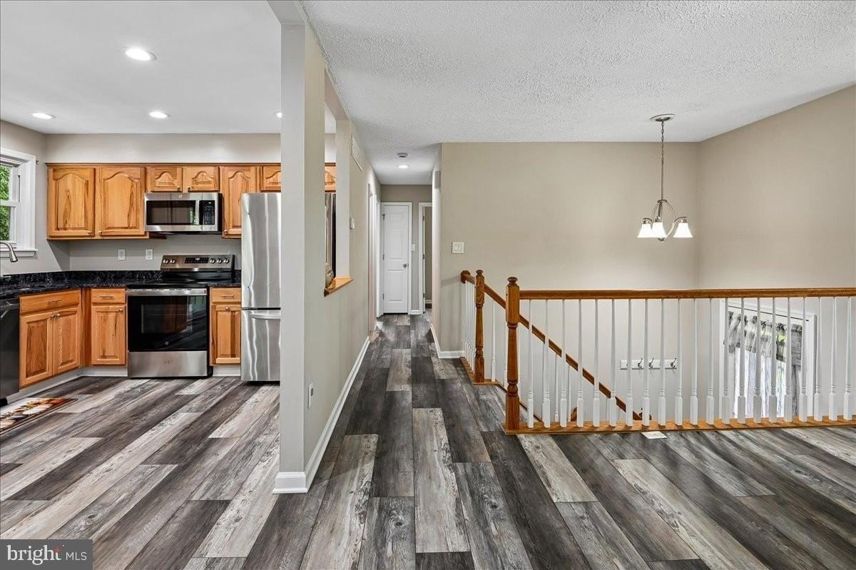 7660 Turnbrook Dr - Photo 3 of 50