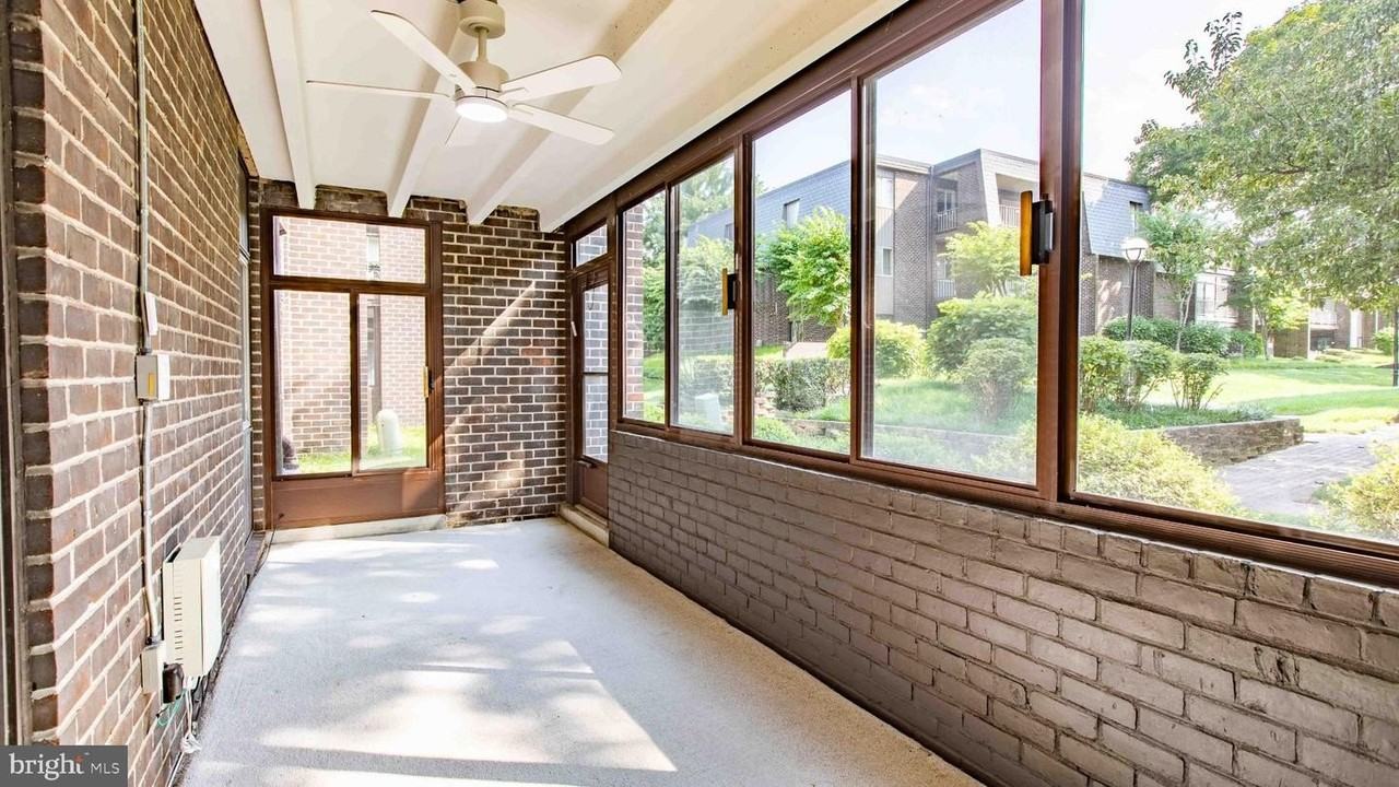 29 Stonehenge Cir - Photo 4 of 36