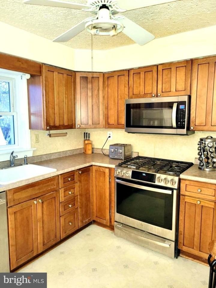 4506 Samar St - Photo 5 of 9