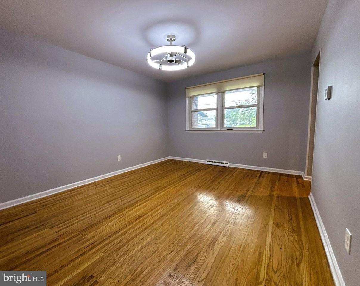 415 Monmouth Dr - Photo 3 of 20