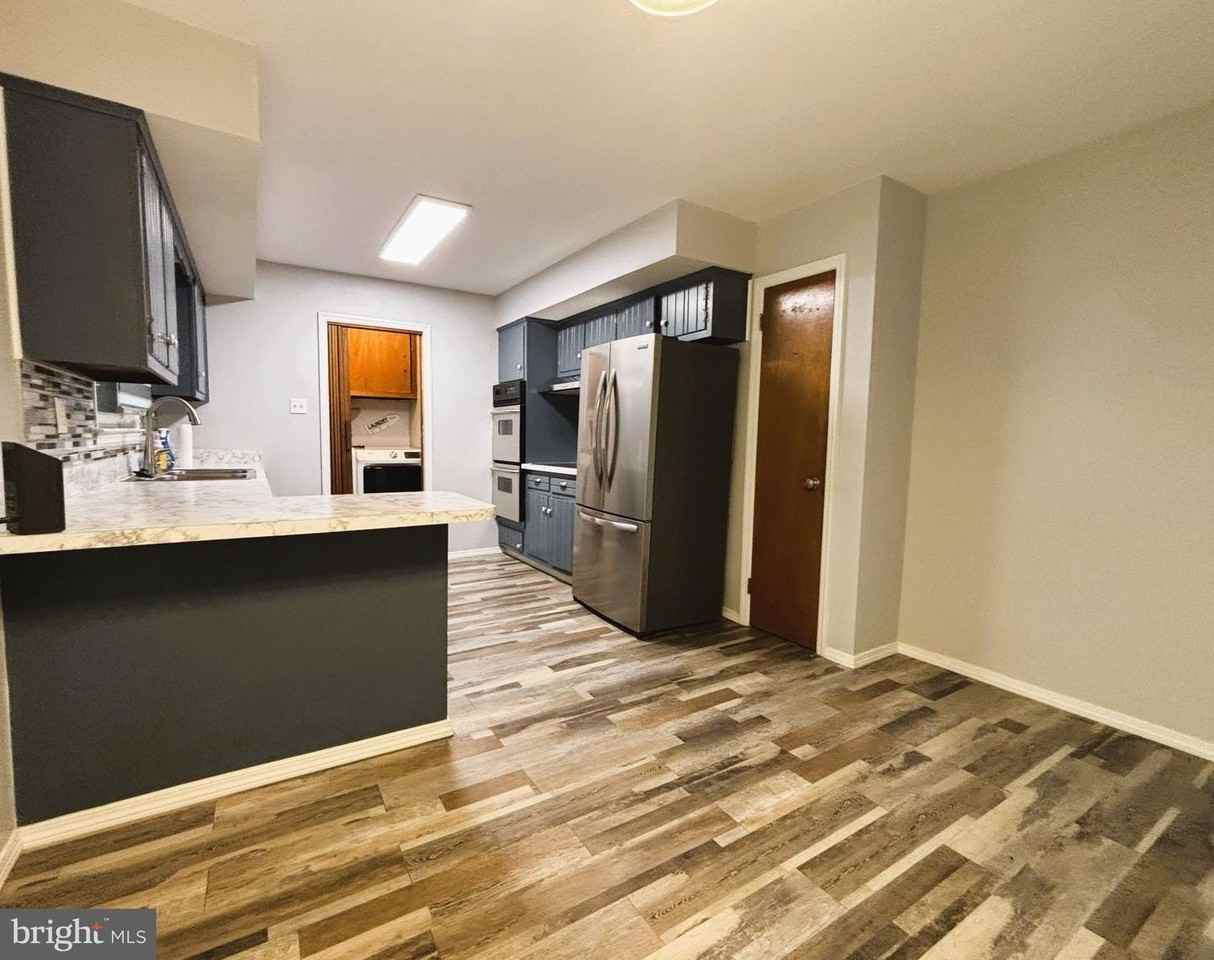 415 Monmouth Dr - Photo 5 of 20