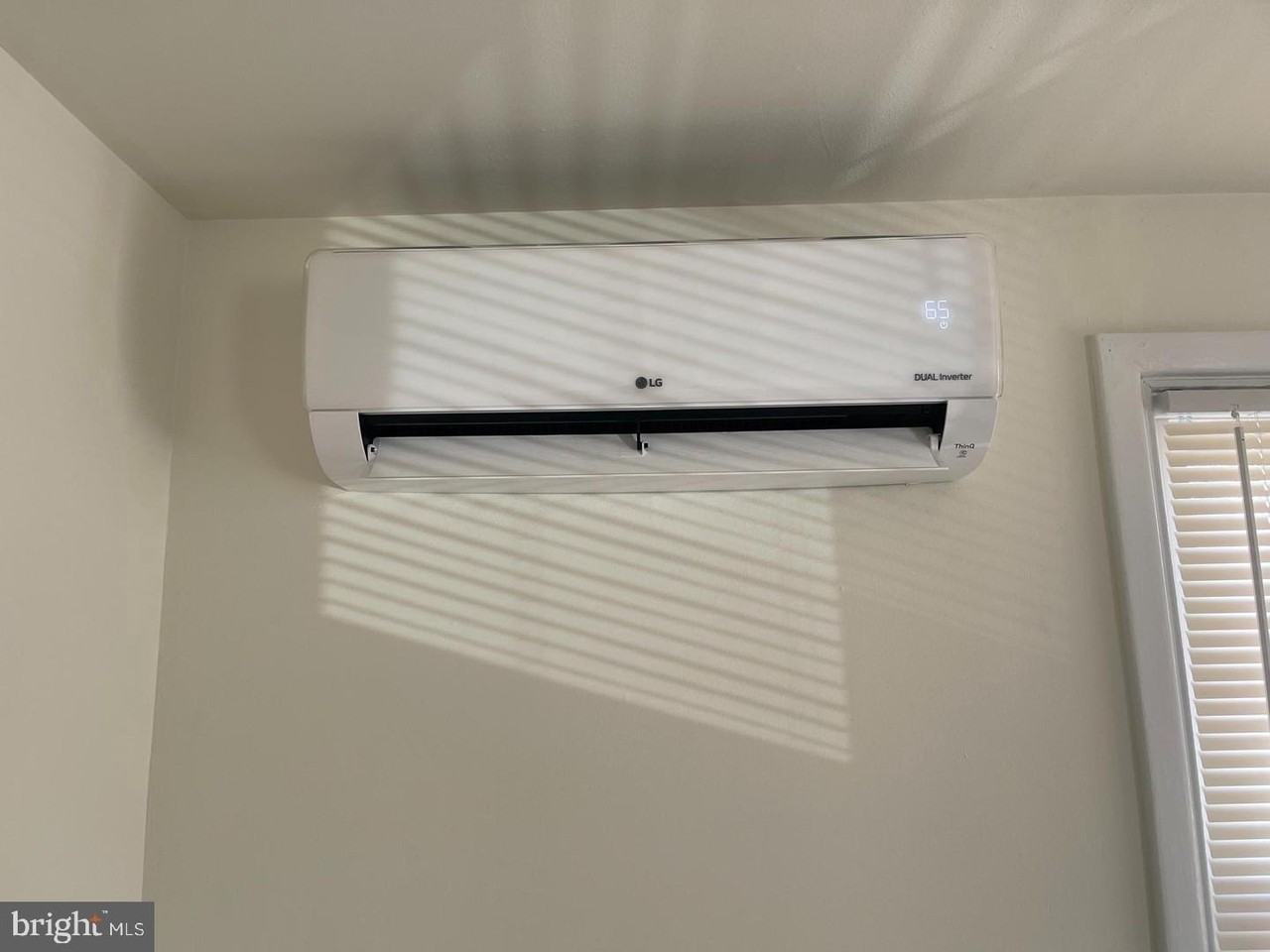 233B Roesch Ave 2nd Fl - Photo 4 of 19