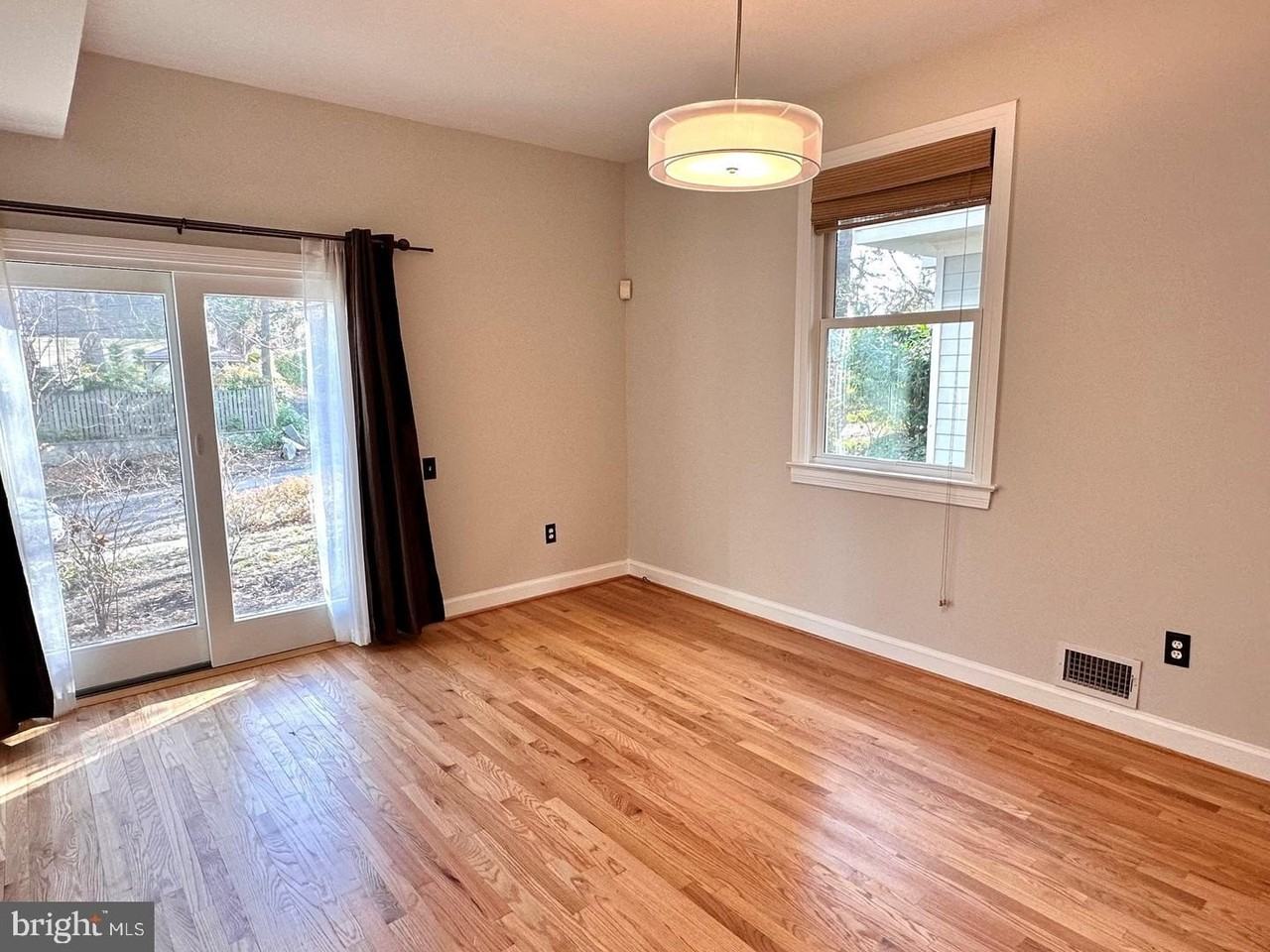 505 Carlisle Dr - Photo 5 of 22