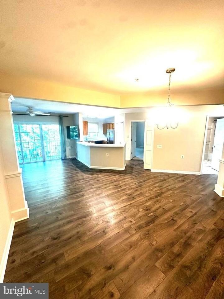12501 Hayes Ct - Photo 3 of 50