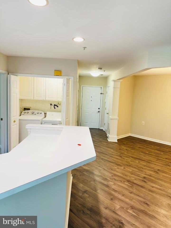 12501 Hayes Ct - Photo 5 of 50