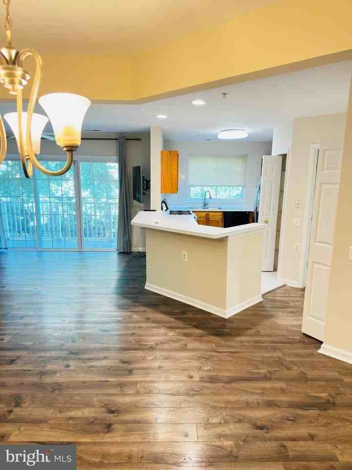 12501 Hayes Ct - Photo 6 of 50