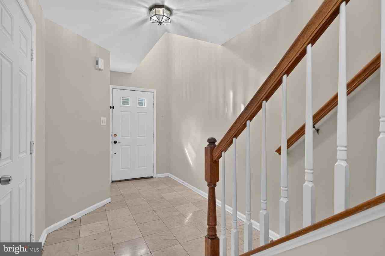 5950 Ians Way - Photo 3 of 44