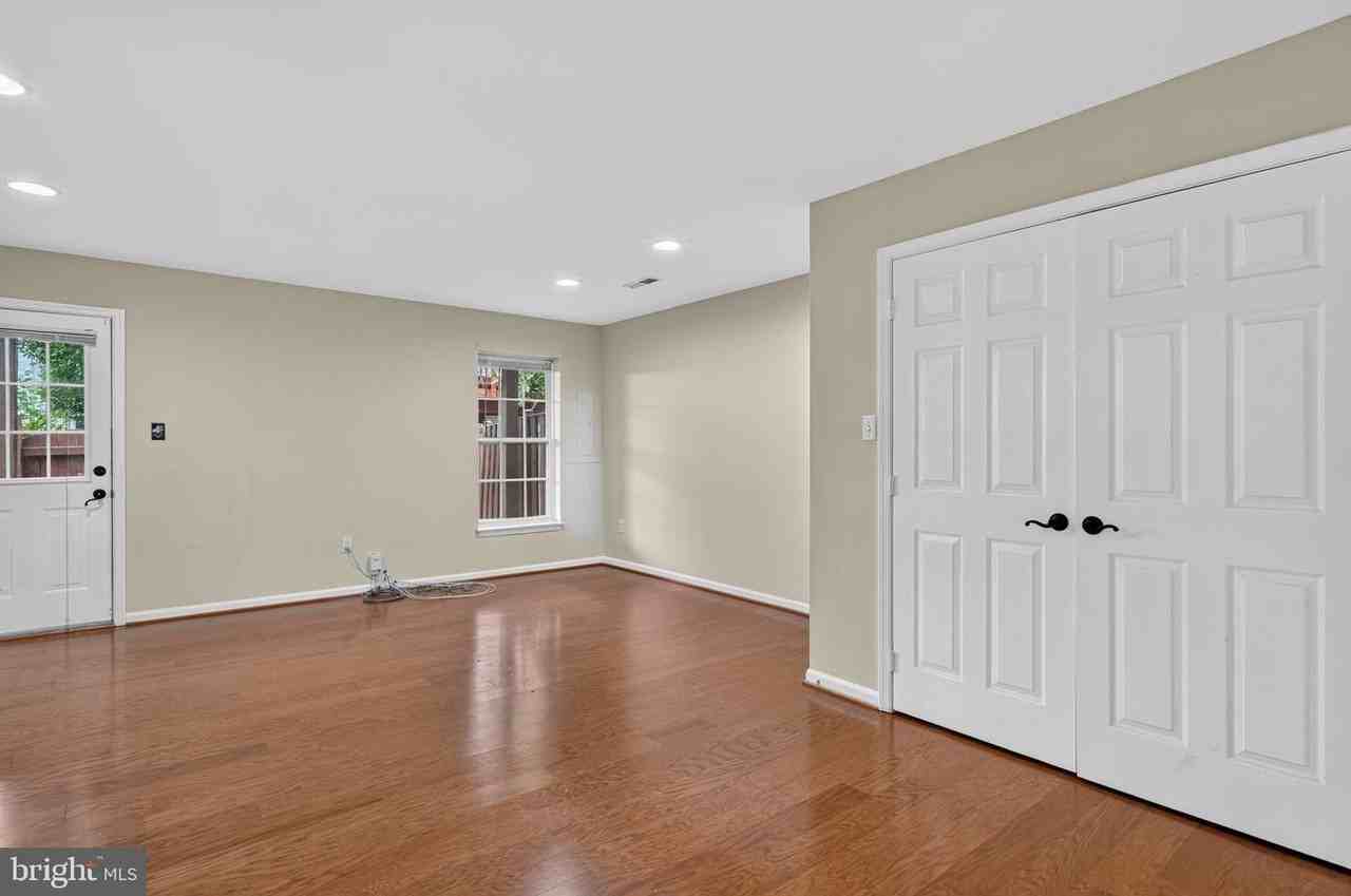 5950 Ians Way - Photo 5 of 44