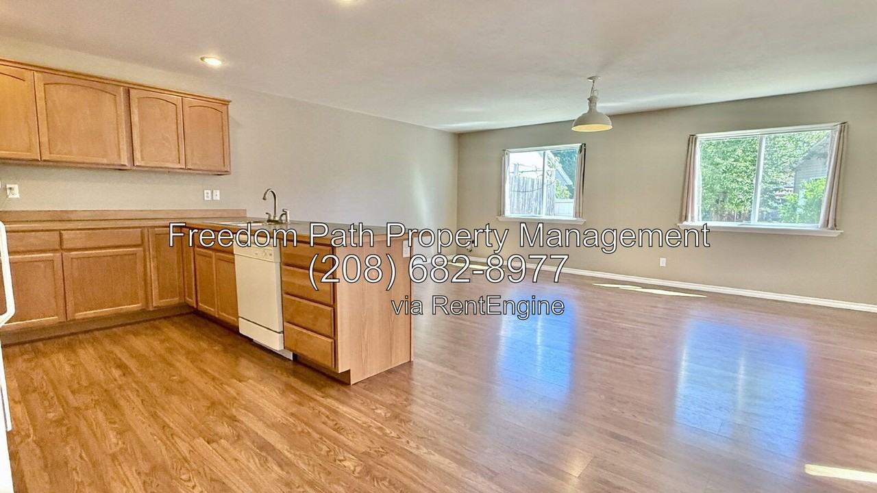 2918 N Boyer Ave - Photo 3 of 20