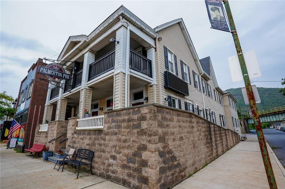 304 Delaware Ave #3