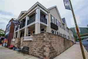 featured image of 304 Delaware Ave #3