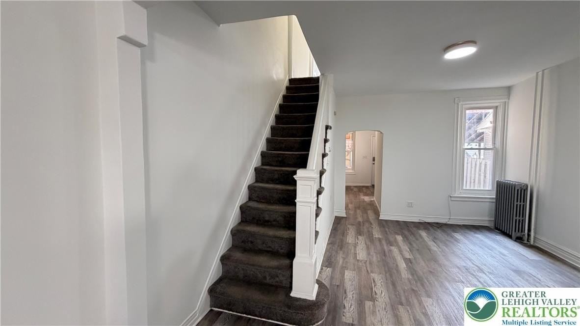728 N Railroad St - Photo 5 of 19