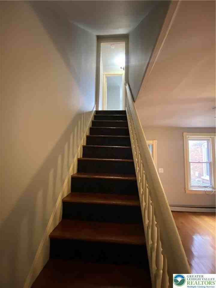 948 W Maple St - Photo 7 of 24