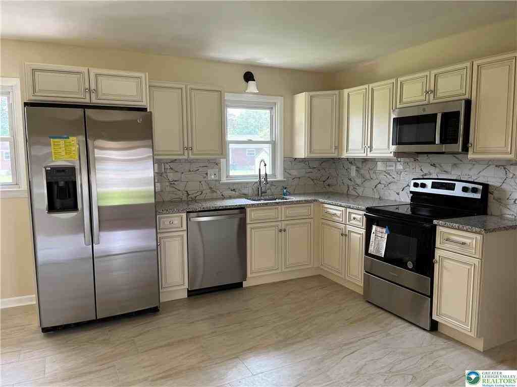 1621 Chippendale Cir - Photo 5 of 13