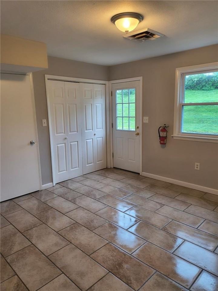 97 Hillcrest Ln #B16 - Photo 5 of 8