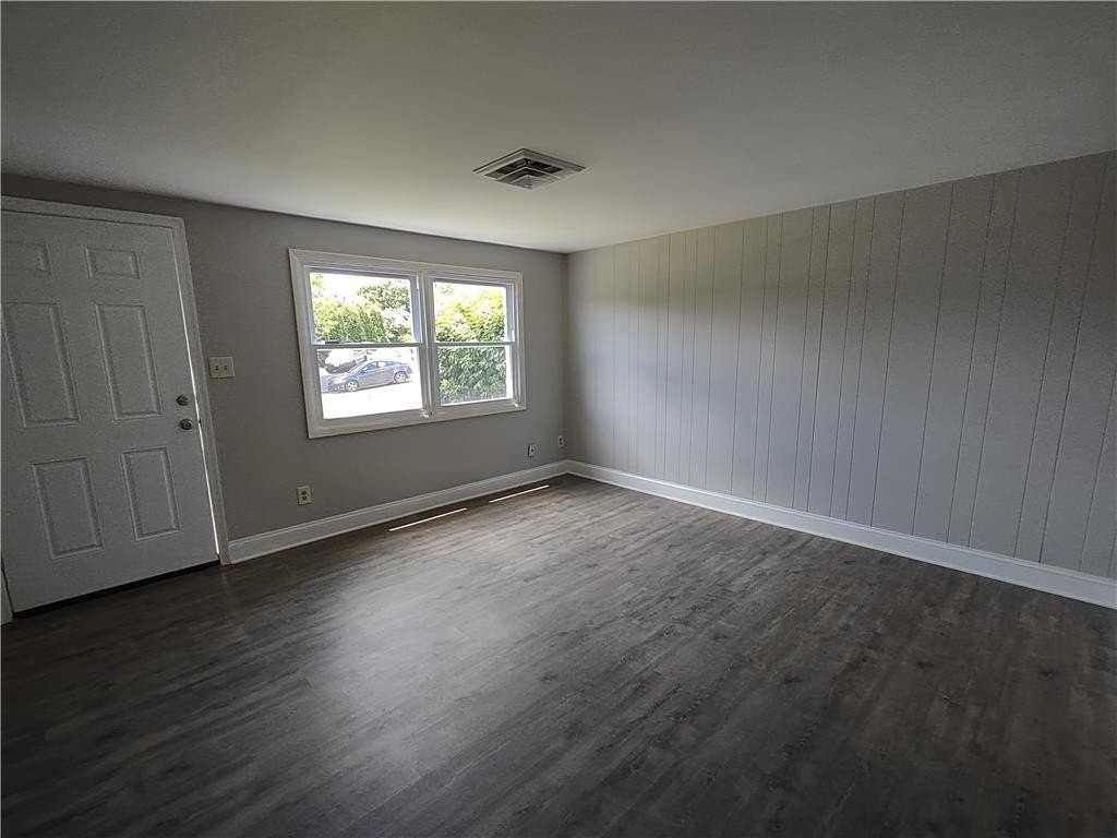 121 Hillcrest Ln #E43 - Photo 4 of 8