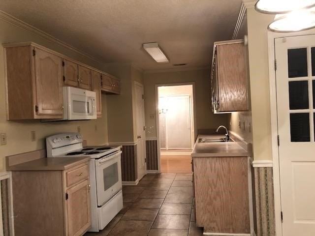 9246 Chalkwell Ave - Photo 7 of 26