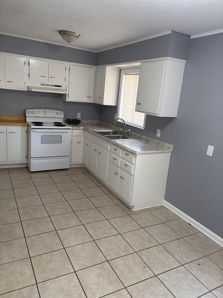 1263 Laudeen Dr #4 - Photo 4 of 10