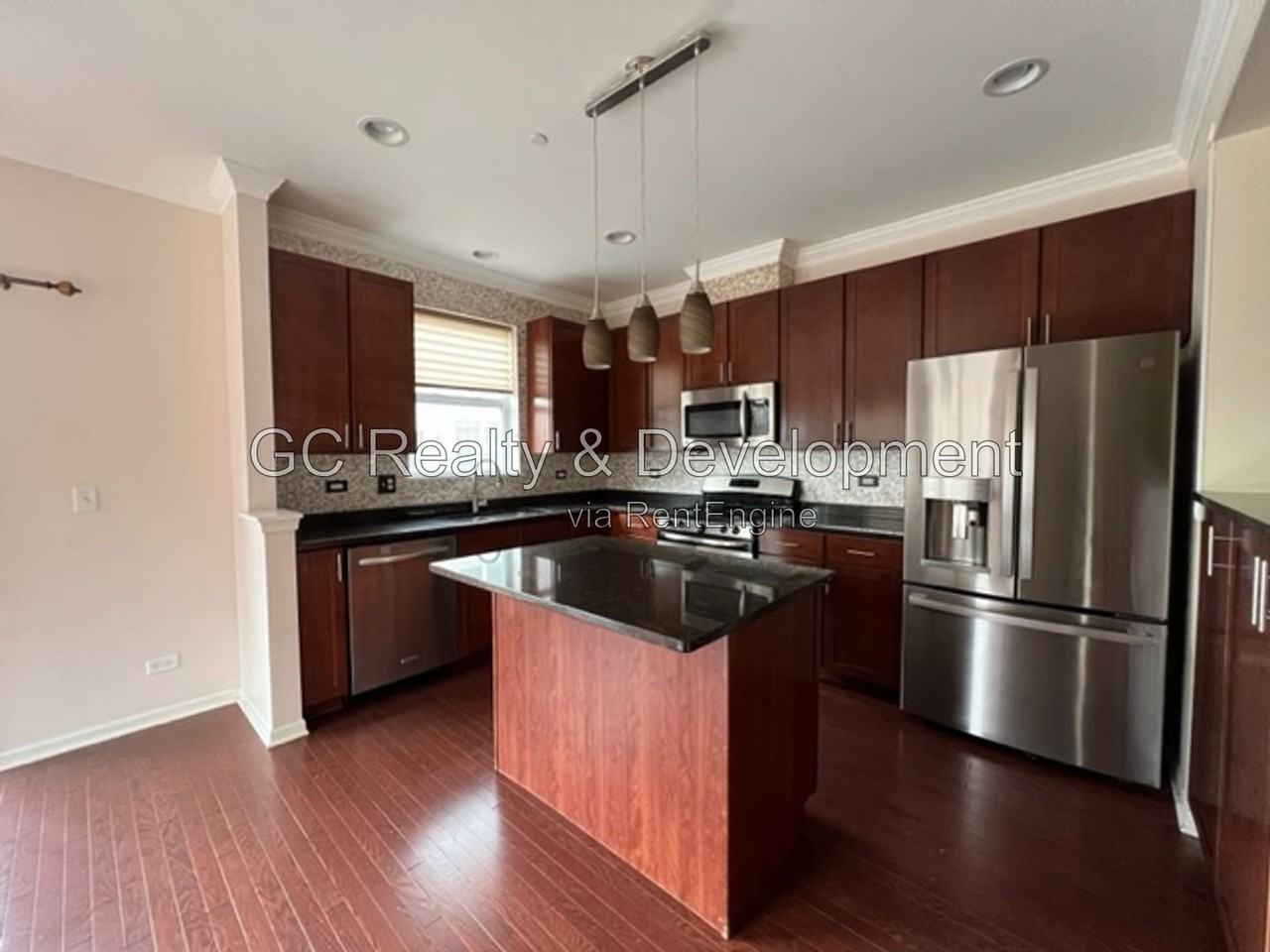 1271 Evergreen Ave - Photo 5 of 31