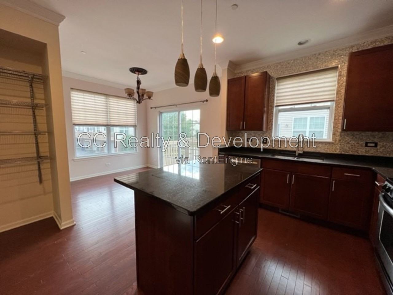 1271 Evergreen Ave - Photo 6 of 31