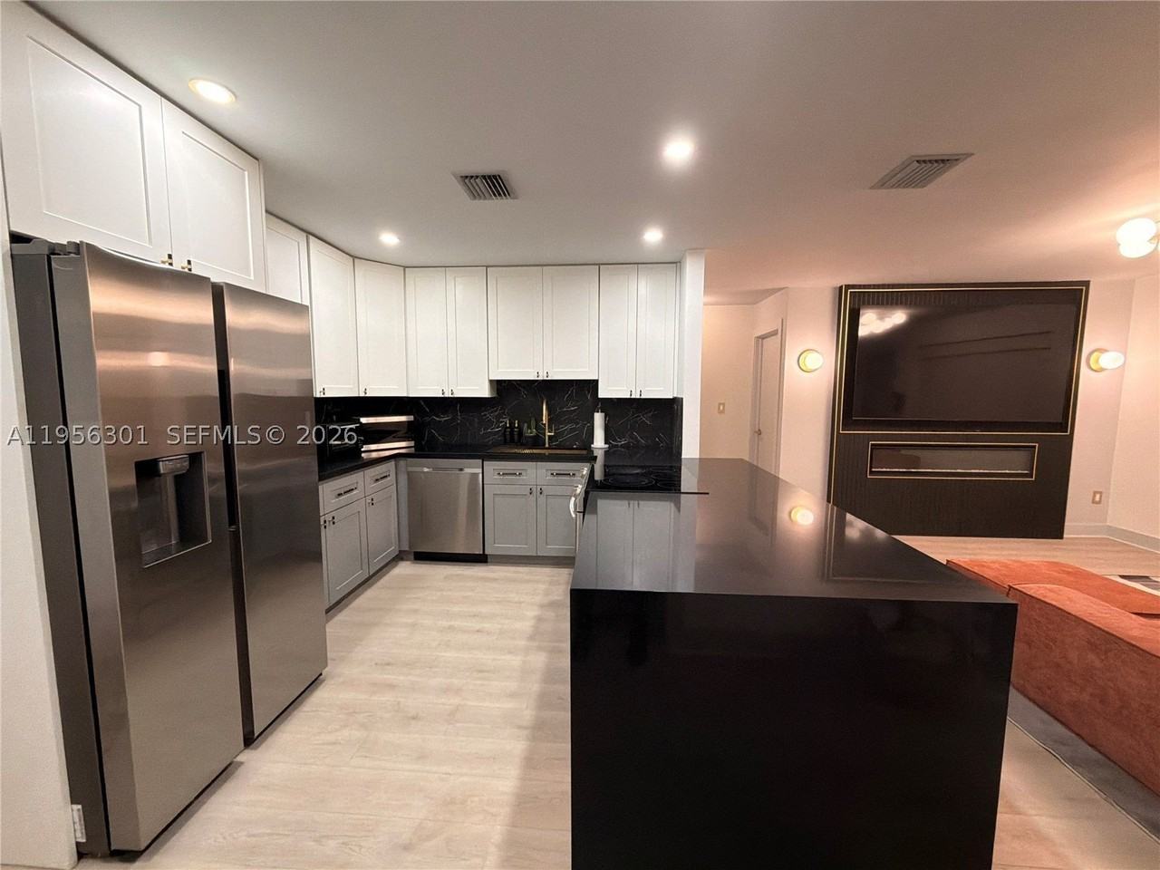 2340 Sw 42nd Way - Photo 5 of 33