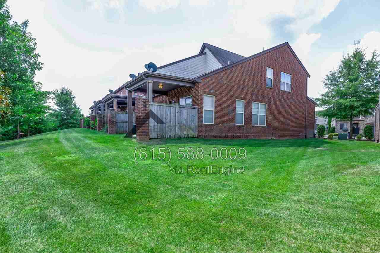 2040 Bungalow Dr - Photo 5 of 39