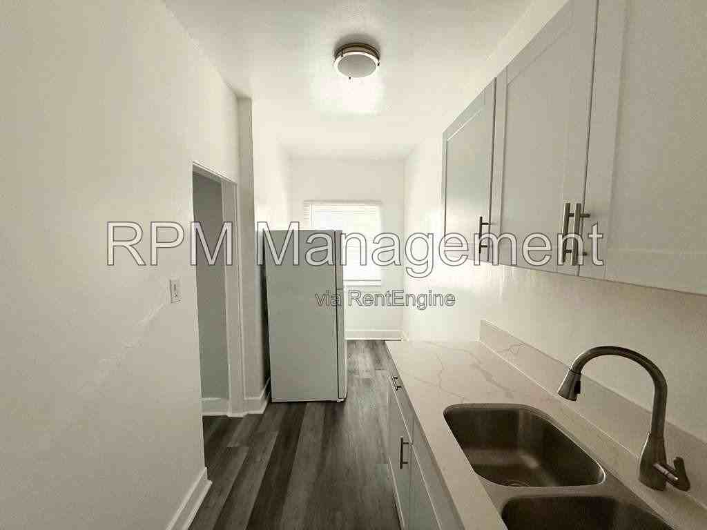 849 S Kenmore Ave #38 - Photo 4 of 6