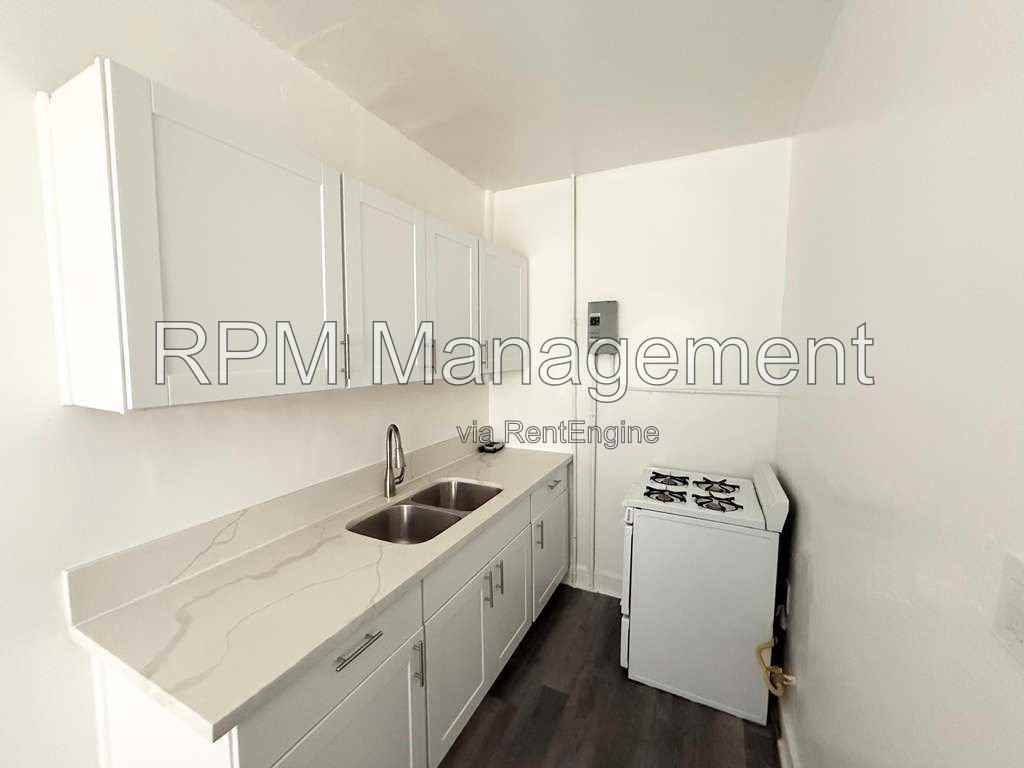 849 S Kenmore Ave #38 - Photo 5 of 6