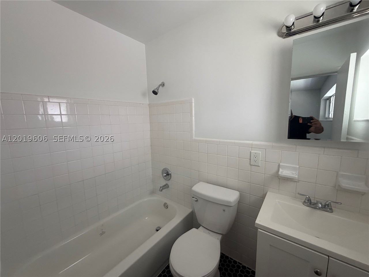 117 Se 2nd Ave #1 - Photo 5 of 15
