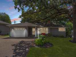 featured image of 6815 Eliot View Rd