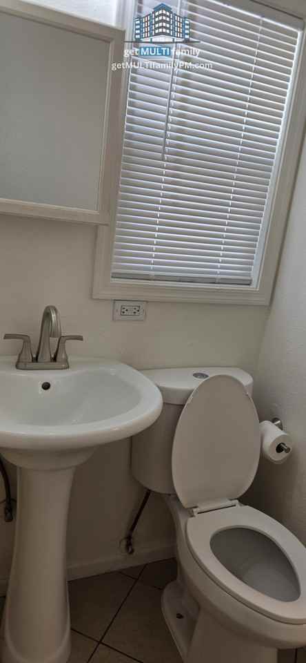 3926 E Earll Dr #3 - Photo 3 of 14