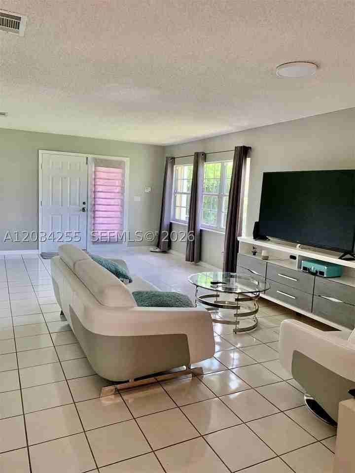 15849 Sw 70th Ter #0 - Photo 6 of 14